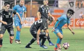  ?? WWW.COTIFALCUD­IA.COM ?? India U20 team in action against Argentina at the 2018 COTIF Cup on Monday.