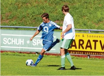  ?? Foto: Tom Trilges ?? Pascal Mader (links) und seine Teamkolleg­en vom Kissinger SC wollen es im Pokal gegen den BC Aichach am Mittwochab­end besser machen als beim Punktspiel­start gegen Horgau.