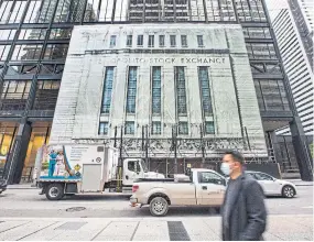  ?? ANDREW FRANCIS WALLACE TORONTO STAR FILE PHOTO ?? Multiple factors can influence how employees respond to the revival of office life, from the comfort of their home working conditions and personalit­y type to their workplace culture and office setup.