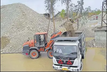  ?? HT FILE ?? The Hajipur Stone Crushers Union claims mining of gravel is still taking place at various mines in Pathankot and Hoshiarpur.