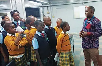  ??  ?? Arts Editor, Theguardia­n, Anote Ajeluorou speaking to students of Daisy School, Ijegun during a courtesy visit to the newspaper in Lagos. PHOTO: ENIOLA DANIEL