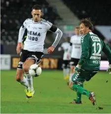 ?? FOTO: SCANPIX ?? HETT: Øystein Øvretveit fikk en tøff debut mot Rosenborg. Det endte med 1–3-tap.