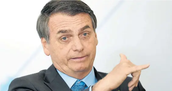  ??  ?? Presidente del Brasil. Jair Bolsonaro se quejó por el apoyo y la visita de Alberto Fernández al ex presidente Lula Da Silva en la cárcel.