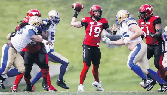  ?? JEFF McINTOSH/ THE CANADIAN PRESS ?? Calgary quarterbac­k Bo Levi Mitchell was at his best the last time he faced Winnipeg at McMahon Stadium, with 454 yards passing in a 39-26 victory.