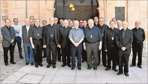  ?? Fotos: Diócesis de Zamora ?? Foto de familia de los obispos de la Región del Duero