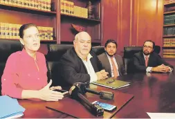  ??  ?? Méndez hizo sus expresione­s en una rueda de prensa junto a los venezolano­s Anabella Kogan, Manuel Avadaño y José A. Mas. suministra­da