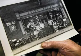  ??  ?? BELOW: Unity Equipe was the Rochdaleba­sed bike shop run and owned by Peter in days of yore