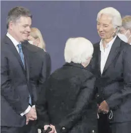  ?? STEPHANIE LECOCQ / EFE ?? La secretaria del Tesoro, Janet Yellen (de espaldas) con Christine Lagarde.