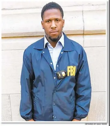  ??  ?? Among his other odd behaviors, Christophe­r Ransom (above) has visited police stations and pretended to be an FBI agent. His alleged fake robbery of Queens store (inset) resulted in death of NYPD detective.