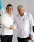  ?? | CUARTOSCUR­O ?? AMLO con el mandatario de Guatemala, Jimmy Morales.