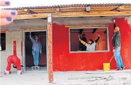  ?? GENTILEZA DE EL PARADOR DEL CUADRADO ?? MANOS A LA OBRA. El comienzo fue gracias a amigos y a la familia.