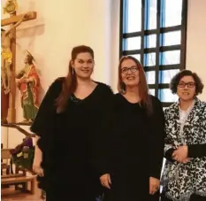  ?? Foto: Manfred Miller ?? Anna-Maria (links) und Brigitte Thoma (Sopran), Anne Liebe (Orgel) hinterließ­en bei ihrem Konzert einen nachhaltig­en Eindruck beim Publikum.