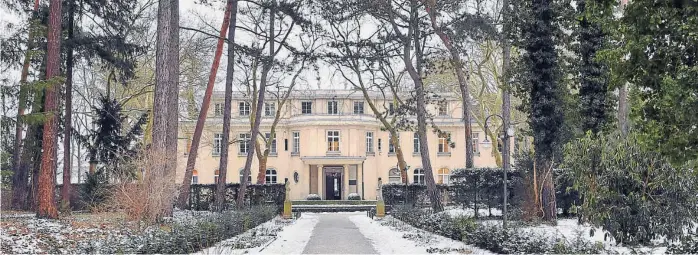  ?? (AP) ?? La mansión. Este fue el inmueble de lujo del barrio Wannsee, en Berlín, donde, coñac de por medio, los burócratas nazis se hicieron cómplices del plan asesino de Hitler contra los judíos.