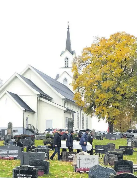  ?? ALLE FOTO: FREDRIK PEDERSEN ?? laeraren var ein av dei tre som drukna i Seljordsva­tnet for naer to veker sidan.