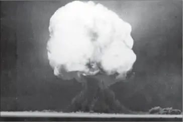 ?? WIKIMEDIA COMMONS ?? A frame of the filming of the Trinity fireball 15 seconds after detonation.