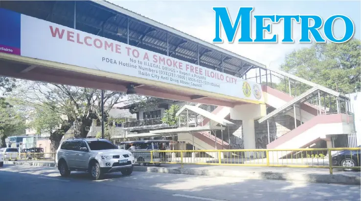  ?? IAN PAUL CORDERO/PN ?? Long unkempt and underutili­zed, the overpass on Luna Street, La Paz, Iloilo City has been rehabilita­ted and “reopened” for public use early this week.