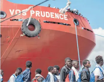  ?? FOTO: DPA ?? „ Vos Prudence“ist eines der Rettungssc­hiffe von Ärzte ohne Grenzen im Mittelmeer.