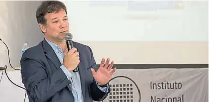  ??  ?? Ortega. El gerente de asistencia regional del Inti, durante la jornada tecnológic­a que se realizó en Córdoba.