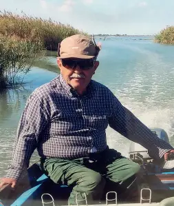  ??  ?? Nel fiume Armando Forza, 79 anni, era un grande appassiona­to di pesca