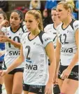  ?? Foto: Ulrich Wagner ?? Enttäusche­nder Abgang: Die DJK Augs burg Hochzoll mit (v. l.) Jaqueline Hall, Lisa Schnürer und Theresa Felchner ver lor mit 2:3 gegen die DJK Sportbund München.