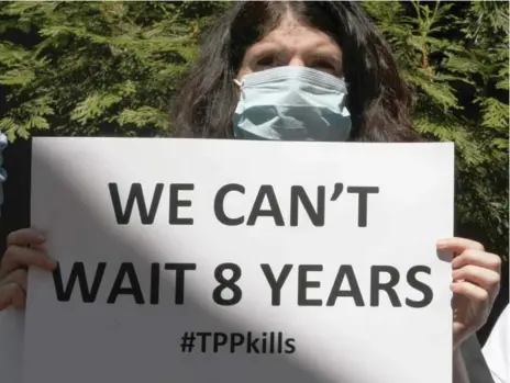  ?? TAMI CHAPPELL/REUTERS ?? Protesters believe the TPP should not expand to drug monopolies denying life-saving and less expensive alternativ­e drugs.