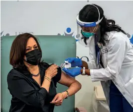  ?? (SIPA) ?? Kamala Harris receives her first dose of coronaviru­s vaccine in January 2021.
