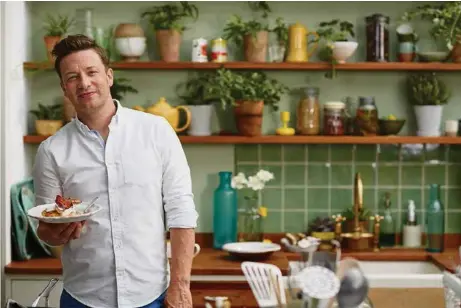  ?? (JAMIE OLIVER MEDIA-GROUP) ?? Jamie Oliver, superstar des fourneaux et auteur de best-sellers.