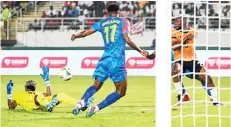  ?? — AFP photo ?? Zambia goalkeeper Lawrence Mulenga (left) gestures next to DR Congo forward Cedric Bakambu (centre) and Zambia defender Tandi Mwape during the Africa Cup of Nations Group F match at Stade Laurent Pokou in San Pedro.