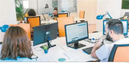  ?? M. H. ?? Trabajador­es en el coworking El Círculo en una imagen de archivo.
Sergio Jiménez Ramos Tetuan Valley