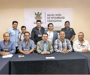  ??  ?? El secretario de Seguridad Ciudadana, Juan Marcos Granados Torres, se reunió con integrante­s de la asociación Todos somos México A.C.