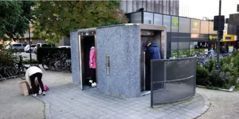  ?? FOTO SERGE MINTEN ?? Stad Hasselt wil vooral bij mensen de angst wegnemen dat ze niet kunnen gaan plassen in de stad.