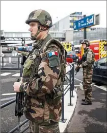  ??  ?? Avant d’agresser des militaires à l’aéroport d’Orly et d’être abattu, Ziyed Ben Belgacem avait blessé un policier en lui tirant dessus lors d’un contrôle routier puis tiré à nouveau, sur les clients d’un bar, mais sans faire de blessés.