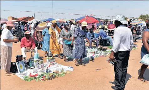  ?? PHOTO: OUPA MOKOENA ?? Pensioners gather in Soshanguve. South Africa has the know-how to solve the social grants challenge, says the writer.