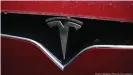  ??  ?? Tesla - Marke ohne Werbung