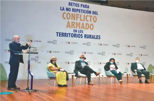  ?? / Óscar Pérez ?? Los panelistas discutiero­n sobre el problema agrario en Colombia, uno de los retos que propuso resolver el Acuerdo de Paz.