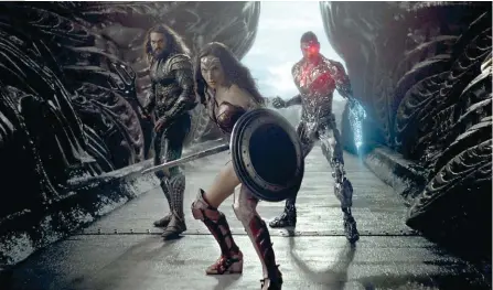  ??  ?? Gal Gadot en mode épopée ténébreuse et guerrière dans Zack Snyder’s Justice League