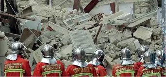  ??  ?? La vicenda● Sono sette i dispersi a Marsiglia dopo il crollo di due palazzine nel quartiere di Noailles avvenuto lunedì mattina alle 9● Tra di loro c’è anche l’italiana Simona Carpignano