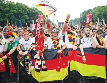  ?? GETTY ?? Die deutsche Grünen-politikeri­n Claudia Roth begegnet der Wm-euphorie in ihrem Land mit Skepsis.