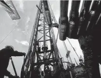  ?? Getty Images file photo ?? A rig prepares to drill into coal beds that contain methane near Gillette, Wyo. The Appalachia­n Basin in the eastern U.S. was the biggest emitter of the greenhouse gas in the nation.