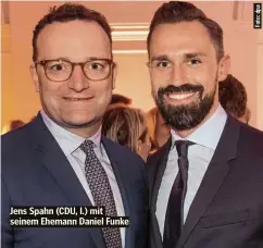  ??  ?? Jens Spahn (CDU, l.) mit seinem Ehemann Daniel Funke