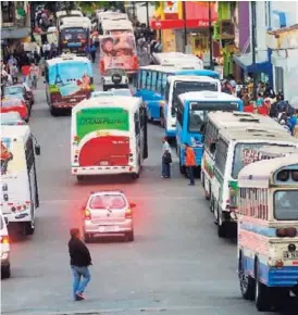 ?? RAFAEL PACHECO ?? La primera fase del plan de sectorizac­ión de buses tardará un año, según el pronóstico del próximo ministro Rodolfo Méndez.