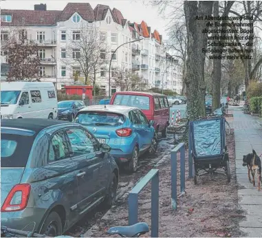  ?? ?? Am Abendroths­weg sind die Baumaßnahm­en abgeschlos­sen: Bügel verhindern hier das Schrägpark­en – die Fußgänger haben nun wieder mehr Platz.