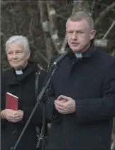  ??  ?? Canon Eithne Lynch, Mallow and Fr Michael Leader