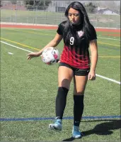  ?? Haley Sawyer/The Signal ?? Taylor Moorehead juggles a ball at Hart on Thursday. The senior played her entire high school career on varsity.