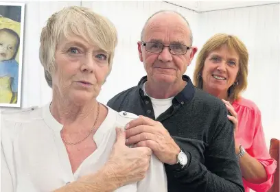  ?? Vincent Cole ?? ●● Triplets Susan, Billy and Sandra are celebratin­g their 60th birthday. Left: The three of them as babies. They caused a stir after being born Cheshire’s first triplets 15 minutes apart