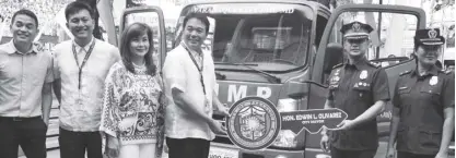  ??  ?? (From left) Parañaque City First district rep. Eric Olivarez, Parañaque City vice Mayor Enrico Golez, Parañaque City First Lady Janet Olivarez, and Parañaque City Mayor Edwin Olivarez, along with officials from the Parañaque City Jail, receive a motor vehicle donation from JaC Motors for use in transporti­ng inmates.