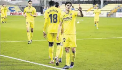  ?? JUAN FRANCISCO ROCA ?? El extremo tarraconen­se Iker Goujón firmó el 5-0 ayer en el partido disputado contra el Linares en el Mini Estadi.