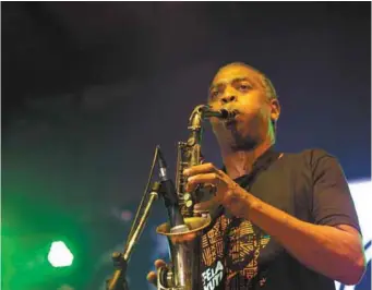  ?? EMMANUEL AREWA AGENCE FRANCE-PRESSE ?? Les amateurs d’afrobeat seront ravis de retrouver Femi Kuti sur disque : One People One World paraîtra le 23 février.