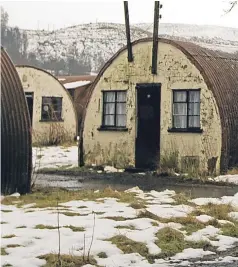  ?? Pictures: Phil Hannah/Steve MacDougall. ?? An exhibition shows the inside of one of the huts at Cultybragg­an and, right, part of the site.