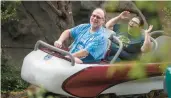  ?? NICK AGRO/ORANGE COUNTY REGISTER ?? Jeff Reitz rides the Matterhorn with girlfriend Karen Bell while visiting the park for the 2,000th consecutiv­e day in 2017 in Anaheim, California.